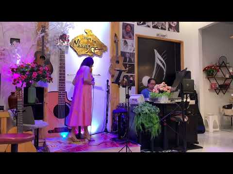 Bài tango riêng em · Tuyết Nhung