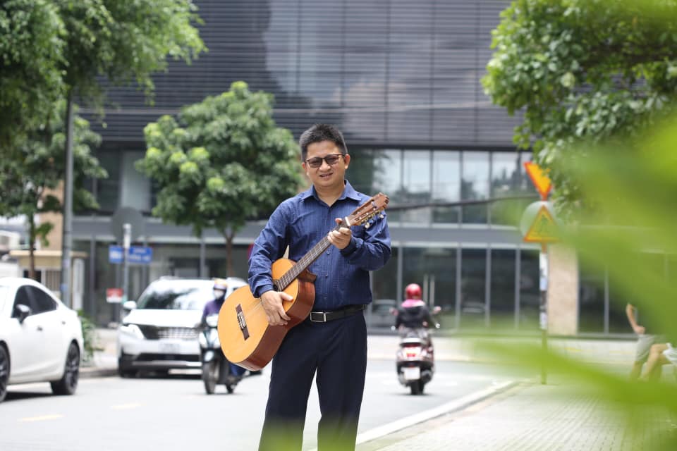 Nhac si Nguyen Hoang Van - Tac gia ca khuc Noi Nho Que Nha
