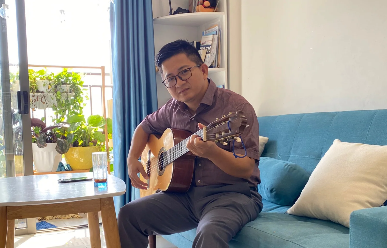Ảnh minh họa Chia Sẻ Của Tác Giả Nguyễn Hoàng Văn Về Bài Hát "Tháng Tư Cho Em"