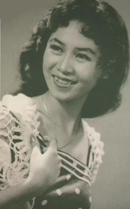 Danh ca Bạch Yến thời trẻ