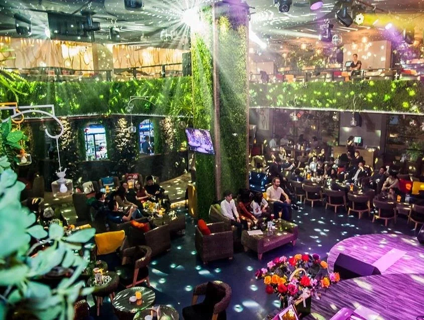 cafe mở nhạc AI